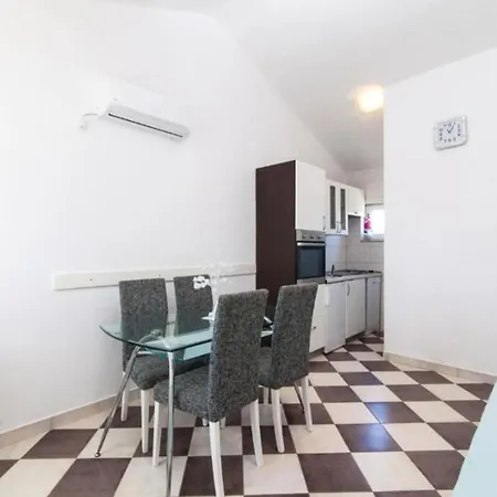 Miriam - Four Bedroom With Terrace