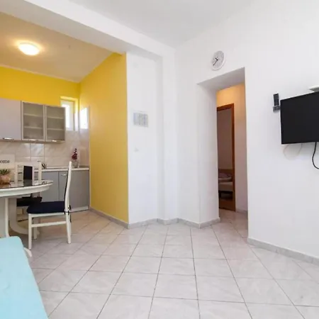 Σπίτι διακοπών Miriam - Four Bedroom With Terrace *